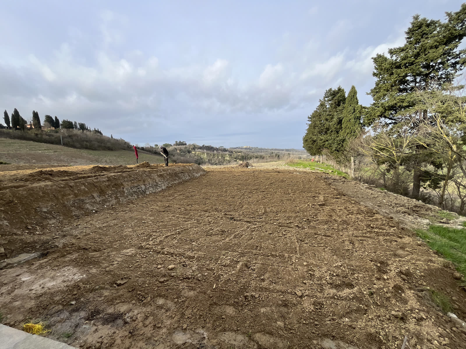 Sistemazione del piazzale a servizio della proprietà